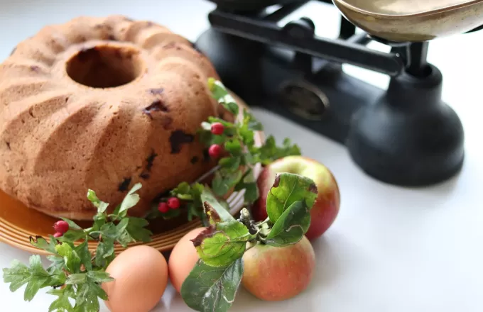 Autumn Apple Bundt Cake