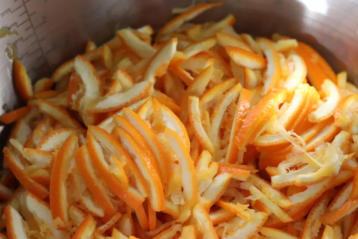 Making marmalade orange peel