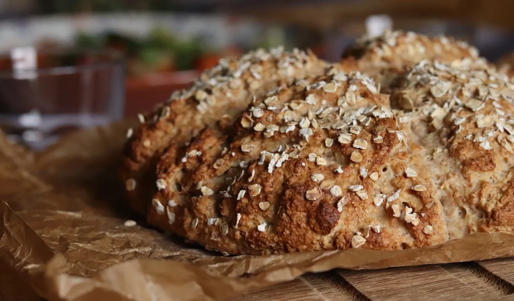 How to make soda bread, a traditional and easy recipe, no knead
