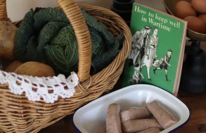 Pigs in Clover: a wartime ration recipe