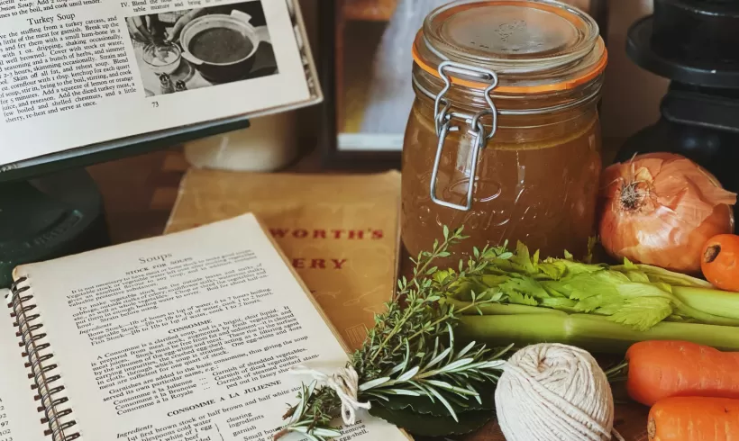 How to make traditional homemade chicken stock