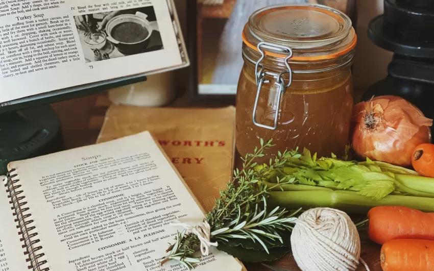 How to make chicken stock bone broth