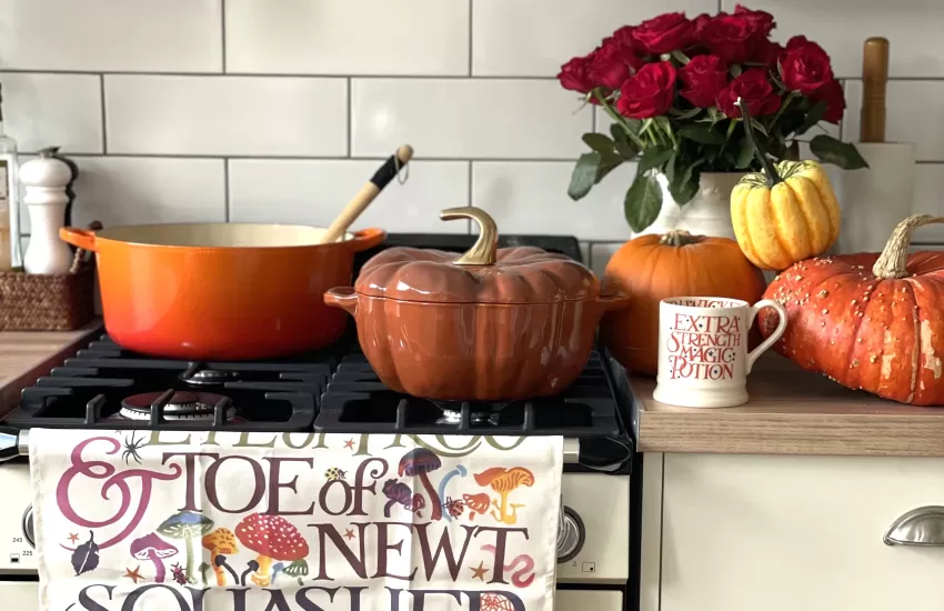 Staub pumpkin pot housewife blog