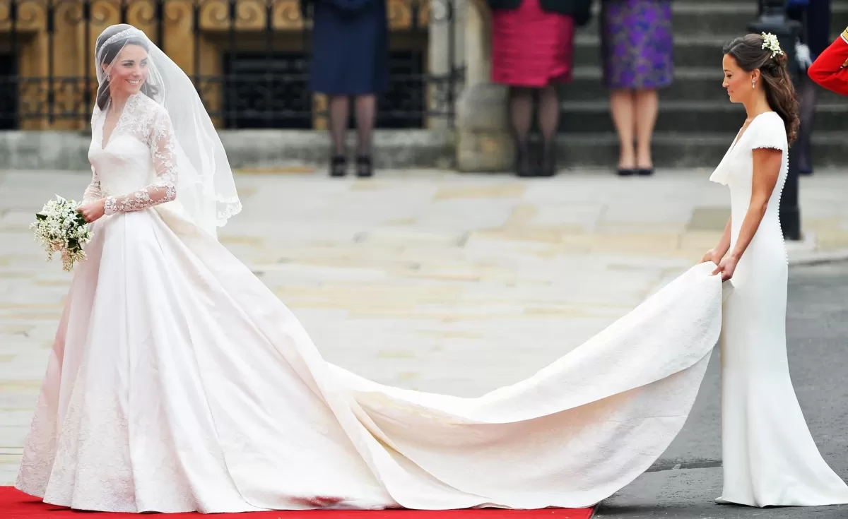 Kate Middleton steps out in white suit for today's appearance