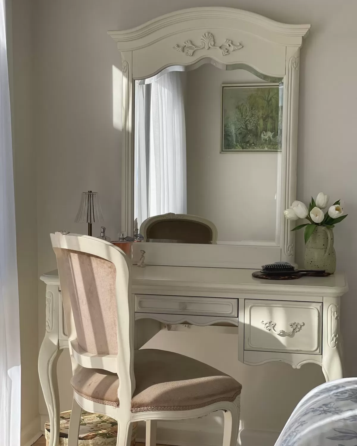 White Vintage Dressing Table
